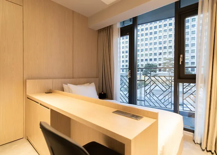Homes Red Myeongdong ホテル 4*