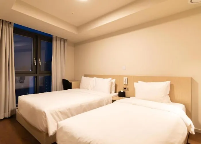 Homes Red Myeongdong ホテル 4*