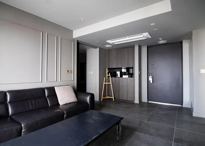 Homes Red Myeongdong 4*
