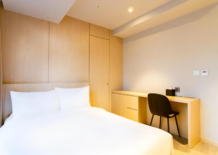 Homes Red Myeongdong ホテル